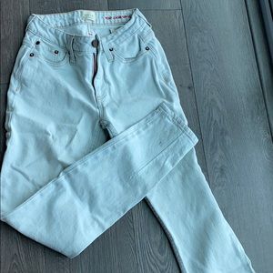 Light wash skinny jeans